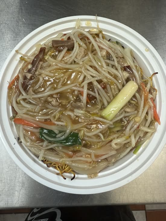 Sam See Chow Mein 三絲炒面